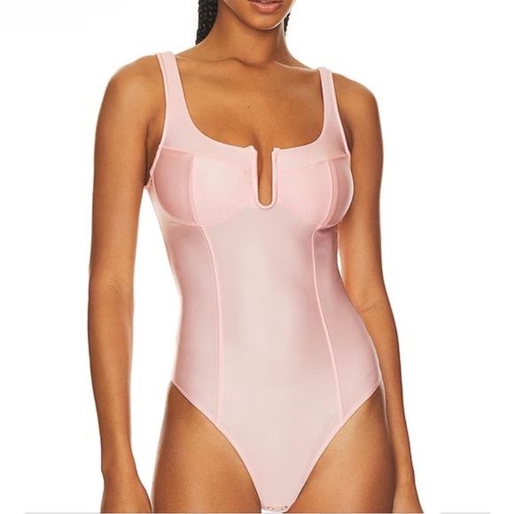 Good American Tops - NWOT GOOD AMERICAN Satin U Corset Bodysuit in Bubble Pink Size 4